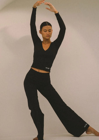 Full Length Yin Flare Black - Pinky & Kamal