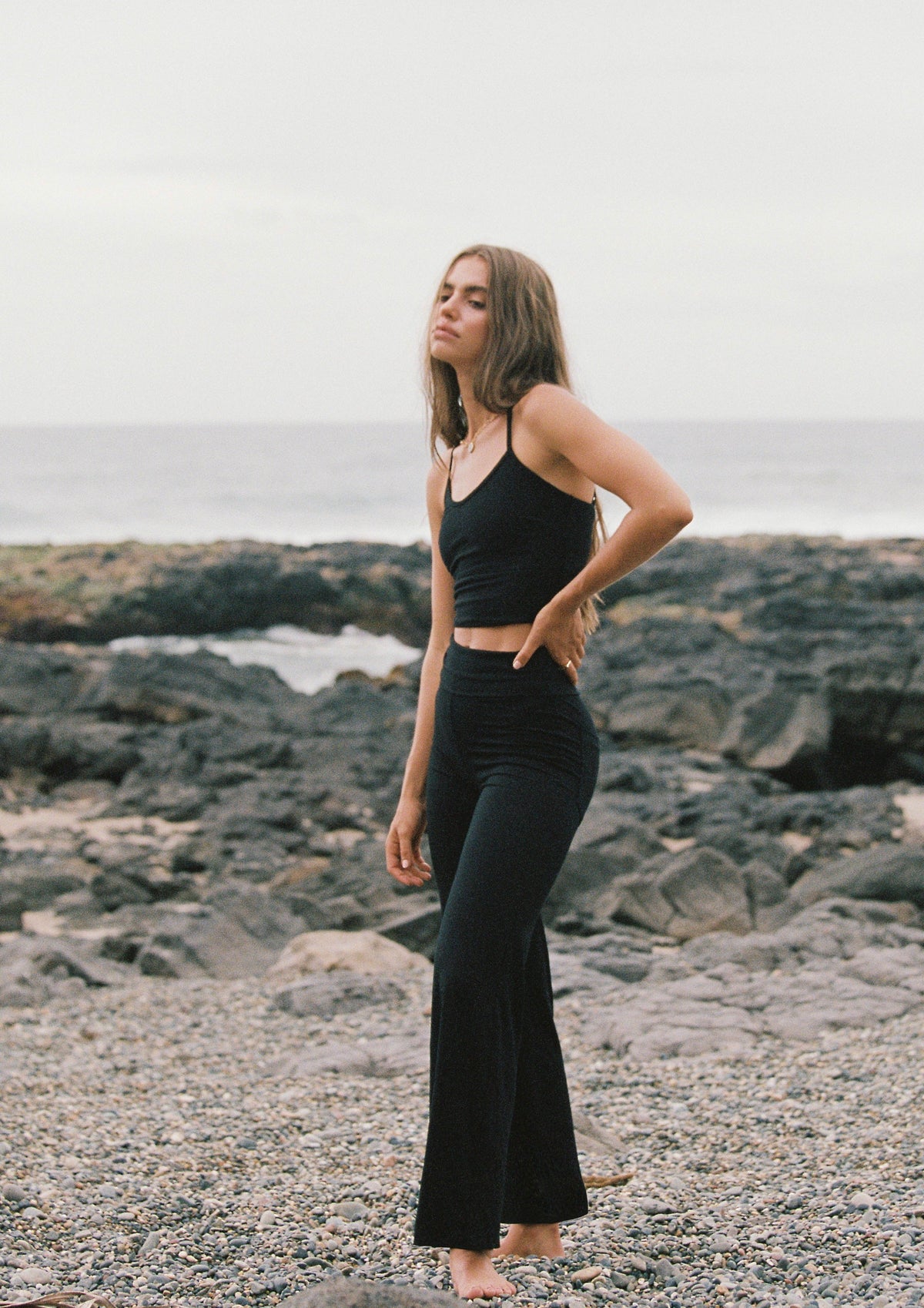 Full Length Yin Flare Black - Pinky & Kamal