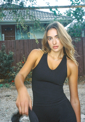 V-Neck Tank Top Black - Pinky & Kamal